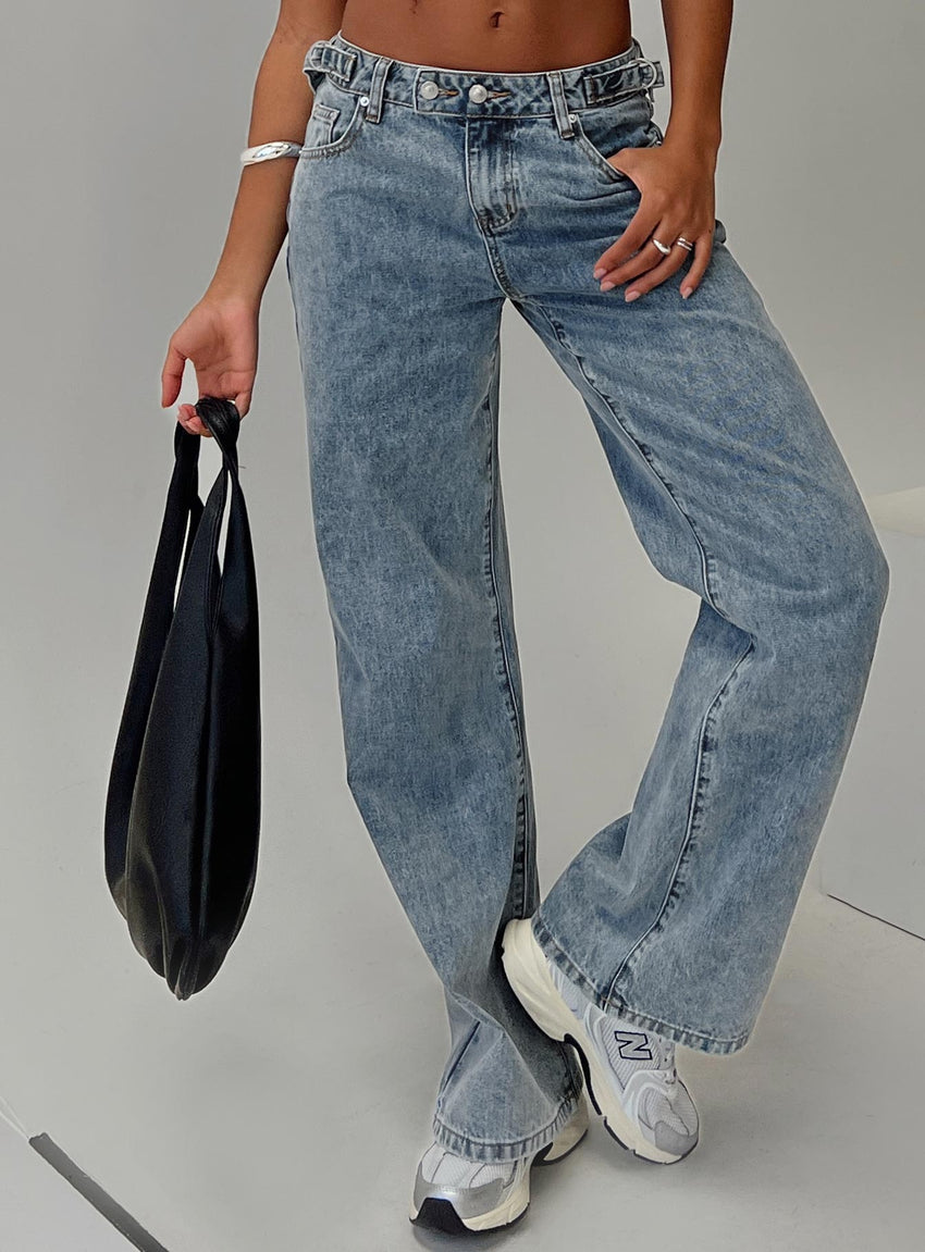 Sidle Low Rise Straight Leg Jeans Light Wash